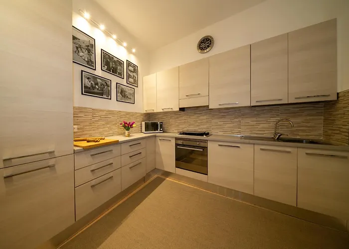 Apartment The Rich Man